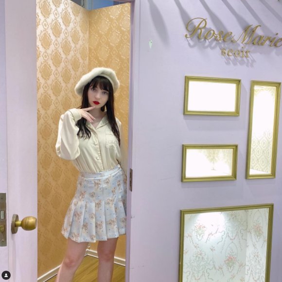 RoseMarie Seoir angel pleated mini skirt - Picture 2 of 10